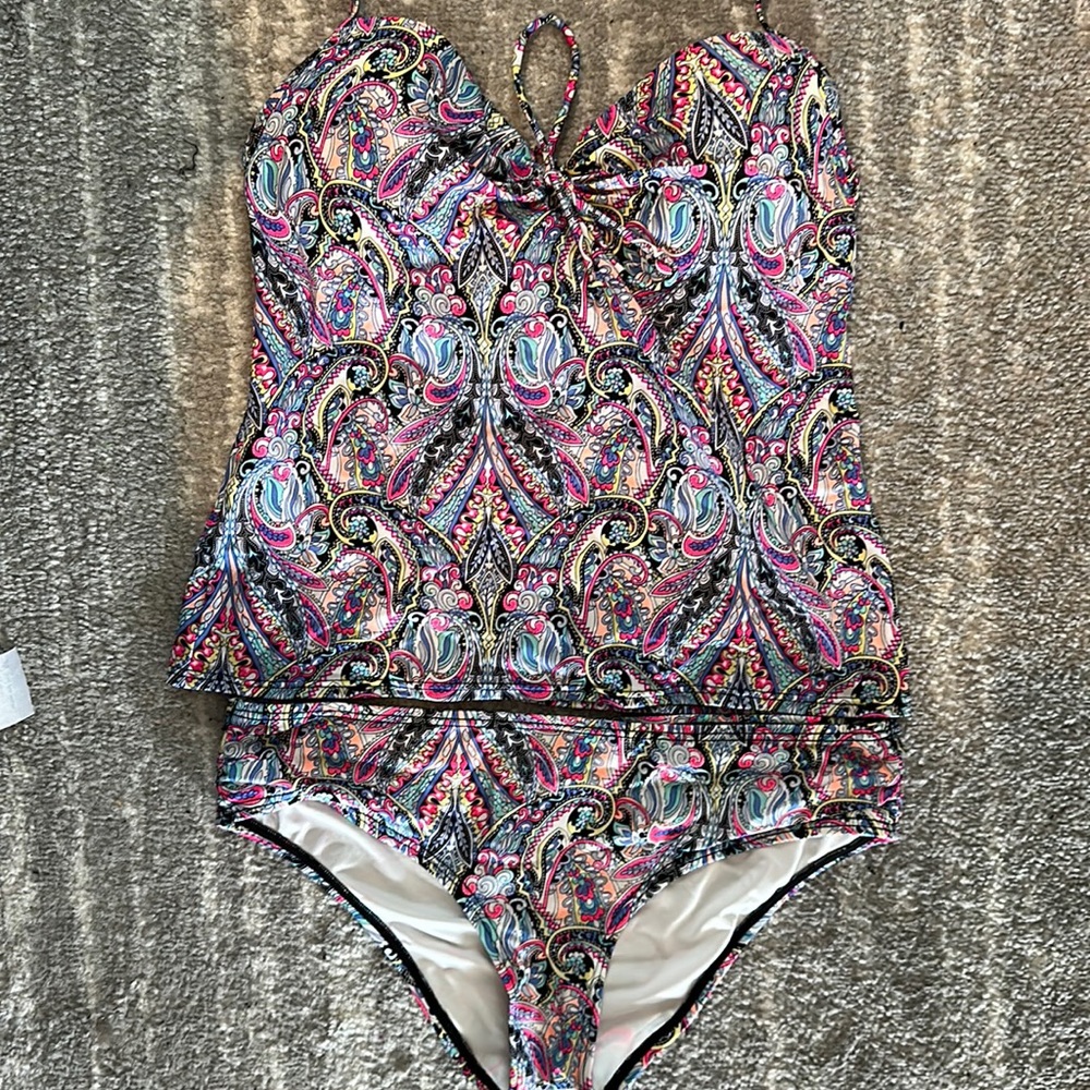 Victoria’s Secret tankini set 36B medium